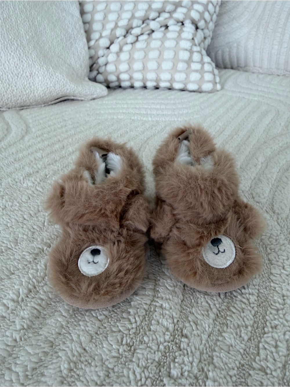 BABY Plush-faux fur Bear Slippers/boots- Brown&cream - NEW- size 0-3 M-15/16